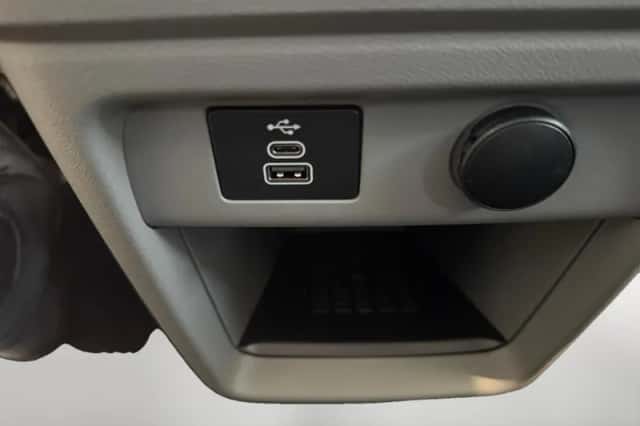 Ford Tourneo Custom (2025) thumbnail 19