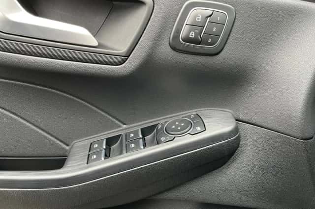 Ford Kuga (2025) thumbnail 28