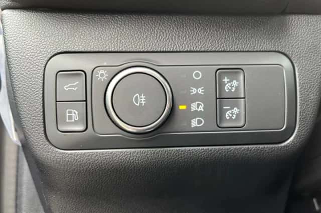 Ford Kuga (2025) thumbnail 31