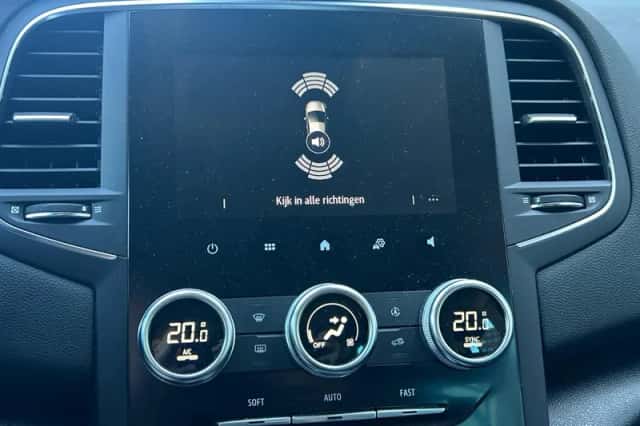 Renault Mégane (2022) thumbnail 28