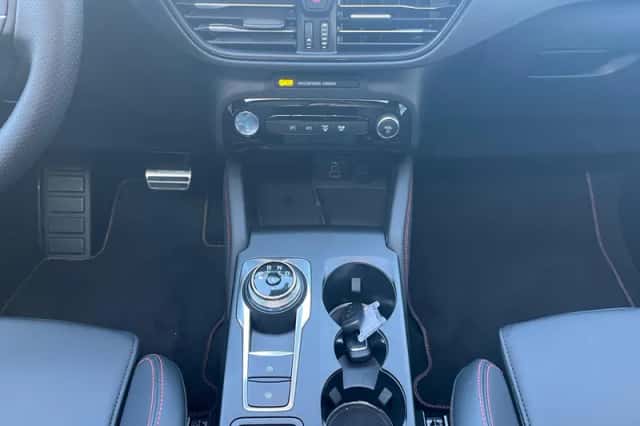 Ford Kuga (2025) thumbnail 13