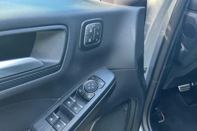 Ford Kuga (2025) thumbnail 17