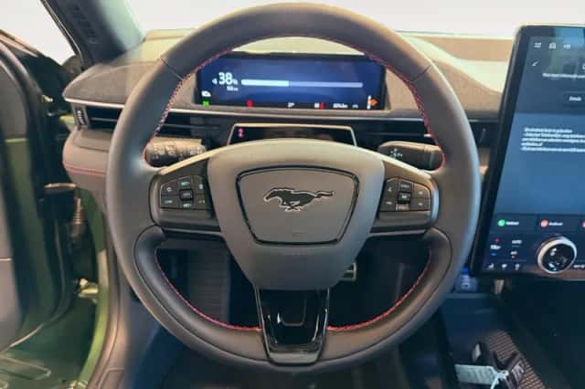 Ford Mustang Mach-E (2025) thumbnail 13