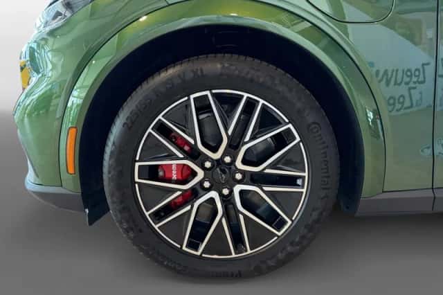 Ford Mustang Mach-E (2025) thumbnail 8