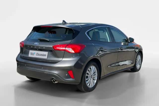 Ford Focus (2018) thumbnail 2