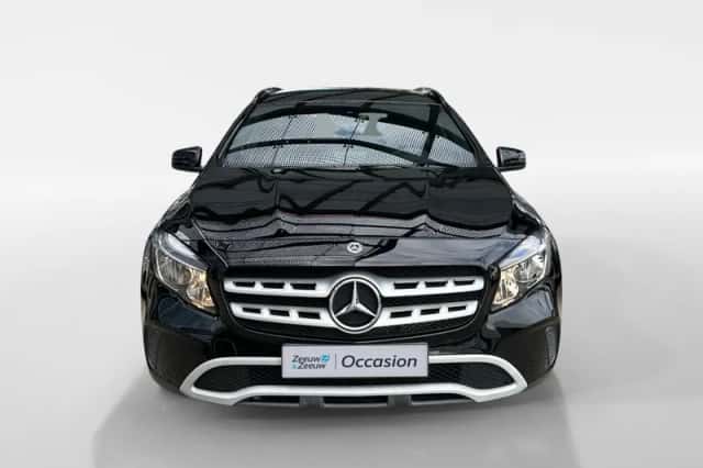 Mercedes-Benz GLA (2019) thumbnail 2