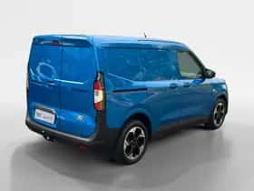 Ford E-Transit Courier (2026) thumbnail 2