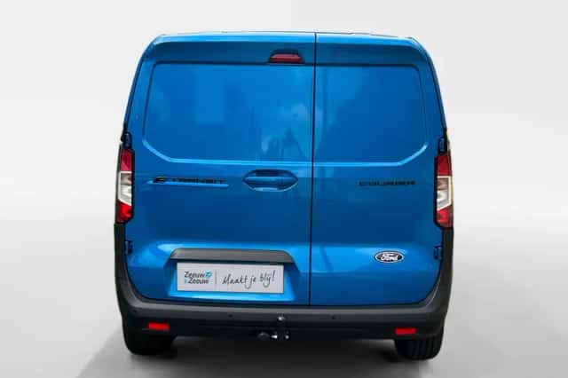 Ford E-Transit Courier (2026) thumbnail 7