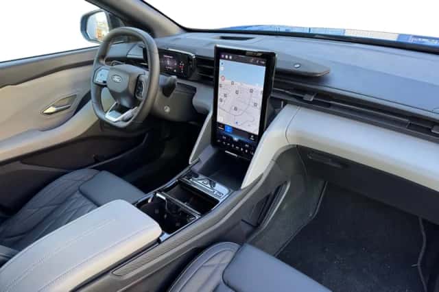 Ford Explorer (2025) thumbnail 25