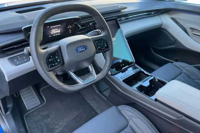 Ford Explorer (2025) thumbnail 10