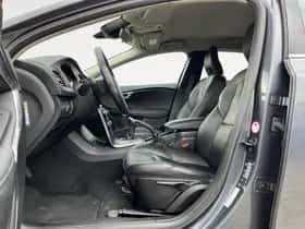 Volvo V40 (2013) thumbnail 9