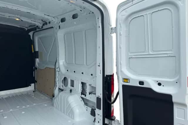 Ford Transit (2024) thumbnail 8