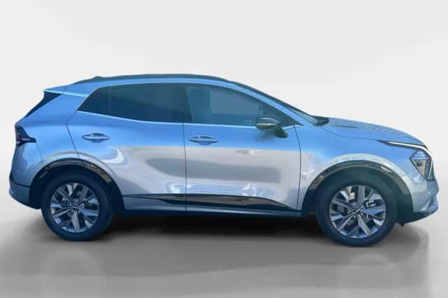 Kia Sportage (2023) thumbnail 3