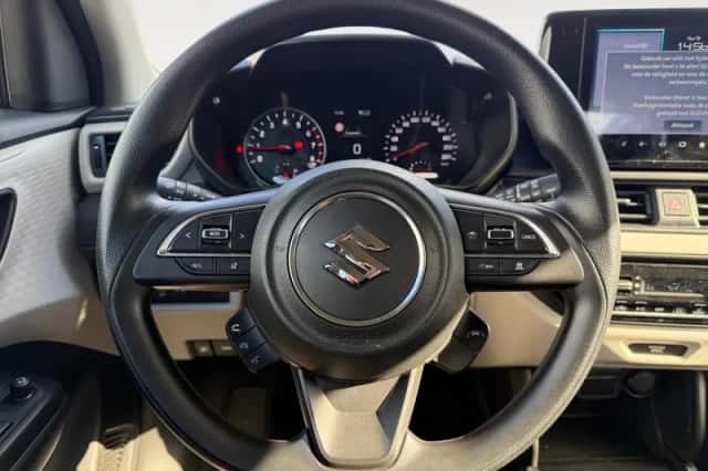 Suzuki Swift (2025) thumbnail 12