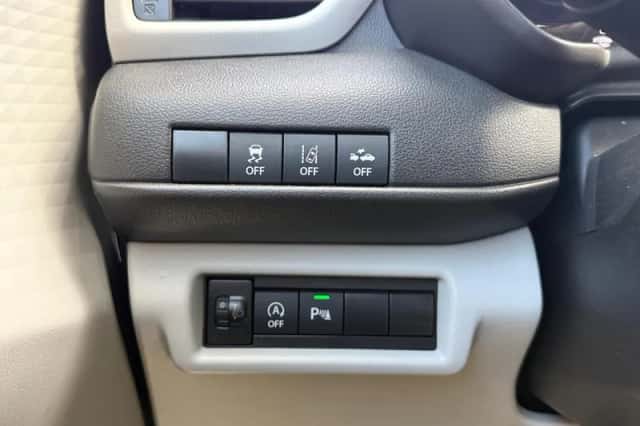 Suzuki Swift (2025) thumbnail 21