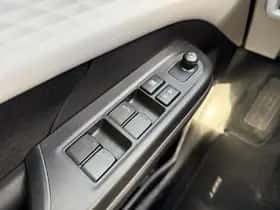 Suzuki Swift (2025) thumbnail 22