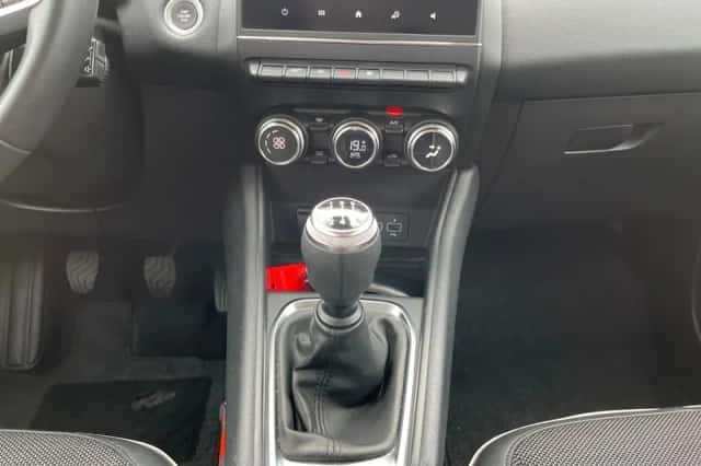 Renault Captur (2021) thumbnail 12
