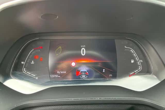 Renault Captur (2021) thumbnail 21