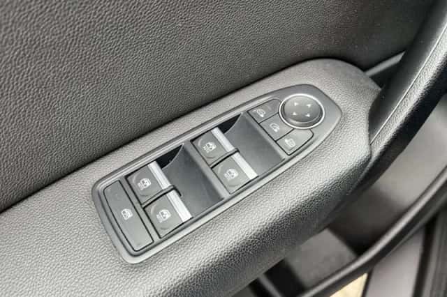 Renault Captur (2021) thumbnail 25