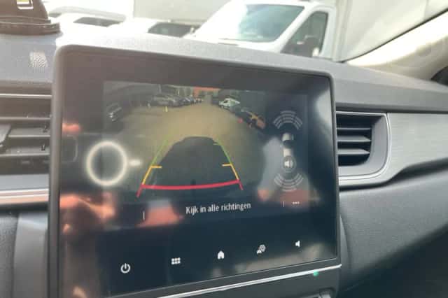 Renault Captur (2021) thumbnail 30