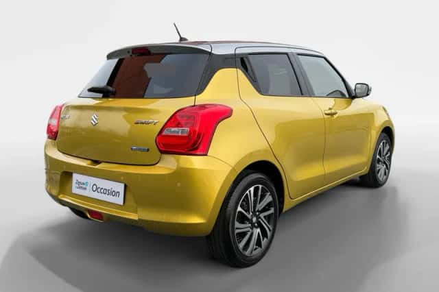 Suzuki Swift (2022) thumbnail 2