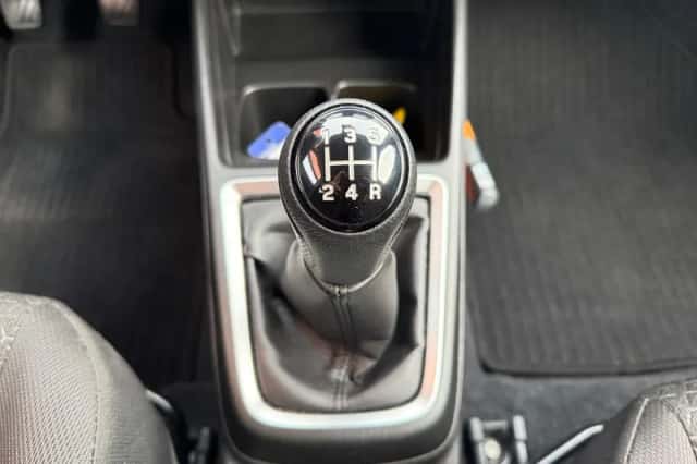 Suzuki Swift (2022) thumbnail 11