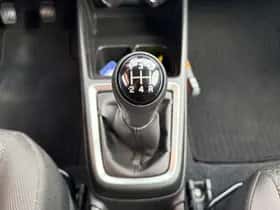 Suzuki Swift (2022) thumbnail 11