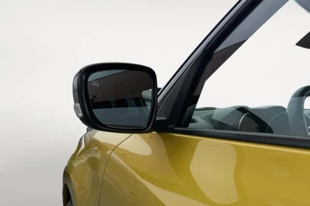 Suzuki Swift (2022) thumbnail 13