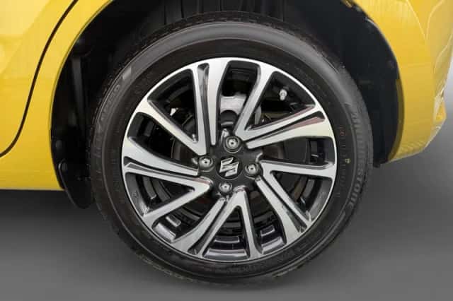 Suzuki Swift (2022) thumbnail 14