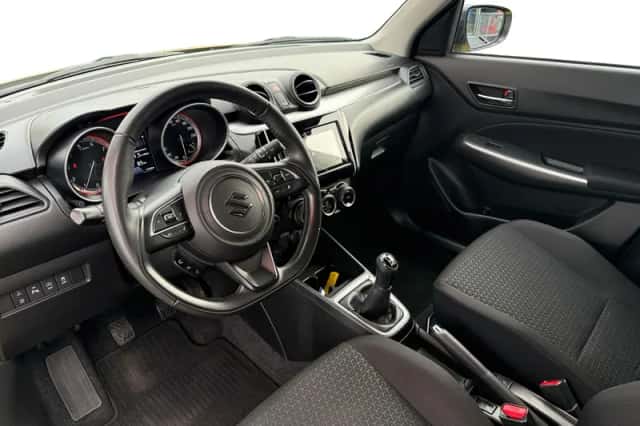 Suzuki Swift (2022) thumbnail 15