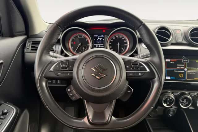 Suzuki Swift (2022) thumbnail 16