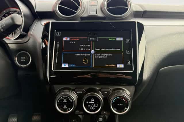 Suzuki Swift (2022) thumbnail 21