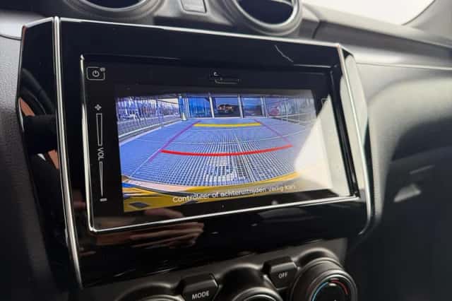 Suzuki Swift (2022) thumbnail 23