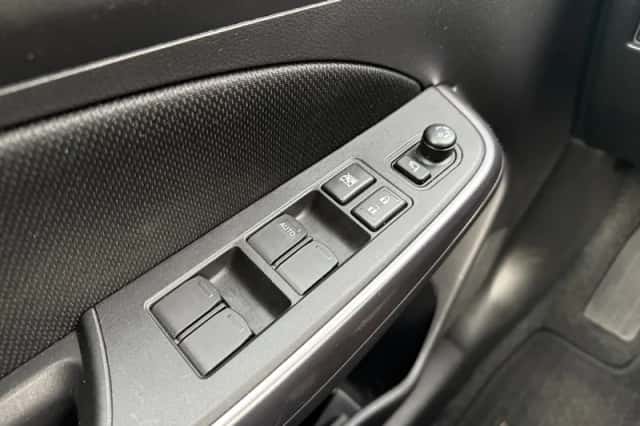 Suzuki Swift (2022) thumbnail 24