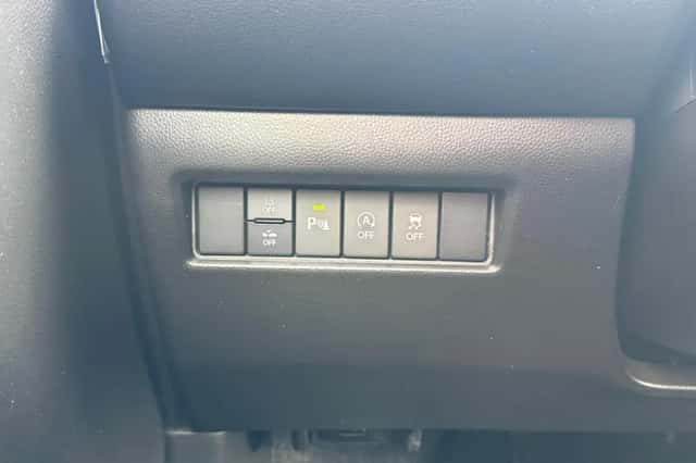 Suzuki Swift (2022) thumbnail 25
