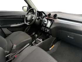 Suzuki Swift (2022) thumbnail 8