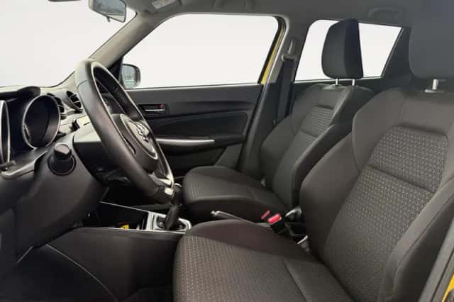 Suzuki Swift (2022) thumbnail 9