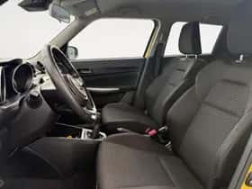 Suzuki Swift (2022) thumbnail 9