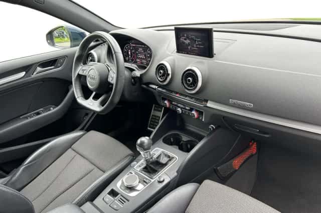 Audi A3 (2018) thumbnail 9
