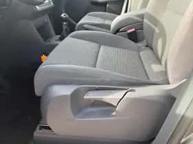 Volkswagen Touran (2008) thumbnail 12