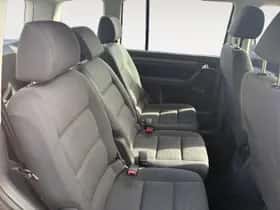 Volkswagen Touran (2008) thumbnail 19