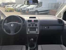 Volkswagen Touran (2008) thumbnail 20