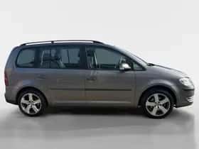 Volkswagen Touran (2008) thumbnail 3