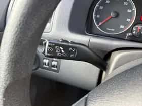 Volkswagen Touran (2008) thumbnail 26