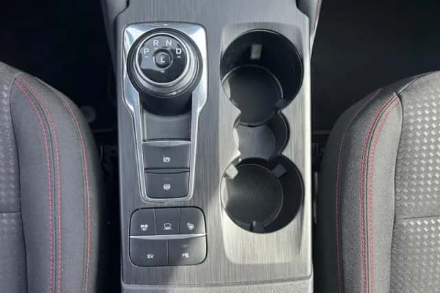 Ford Kuga (2022) thumbnail 31