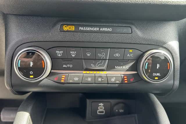 Ford Kuga (2022) thumbnail 10