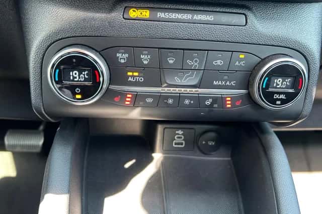 Ford Kuga (2022) thumbnail 12