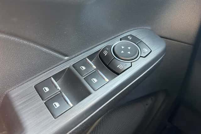 Ford Kuga (2022) thumbnail 26