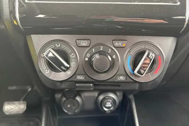 Suzuki Swift (2020) thumbnail 16