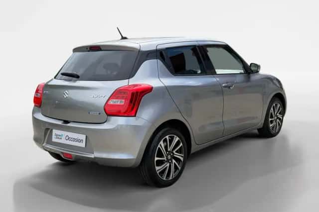 Suzuki Swift (2022) thumbnail 2